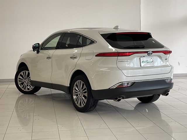 トヨタ ハリアー ハイブリッド Z 新潟県 2021(令3)年 4万km ホワイトパールクリスタルシャイン 4WD/純正メモリナビ/BT/USB/AUX/フルセグテレビ/バックカメラ/ETC2.0/サンルーフ/JBLスピーカー/衝突被害軽減ブレーキ/レーンキープアシスト/レーダークルーズコントロール/半革シート/運転席パワーシート/パワーバックドア/ステアリングスイッチ/コーナーセンサー/スマートキー/プッシュスタート/LEDヘッドライト/オートライト/オートハイビーム/フォグランプ/純正19インチアルミホイール