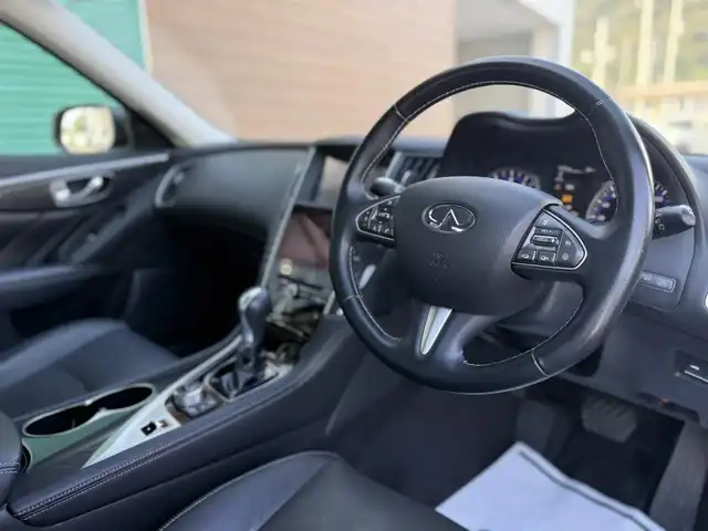 日産 スカイライン 200GT－t タイプP 香川県 2015(平27)年 4.3万km スーパーブラック メーカーナビ/フルセグ/CD/DVD/Bluetooth/アラウンドビューモニター/黒革シート/前席パワーシート/シートヒーター/純正17インチアルミ/レーダークルーズコントロール/レーンキープ/プリクラッシュセーフティ/BSM/ビルトインETC