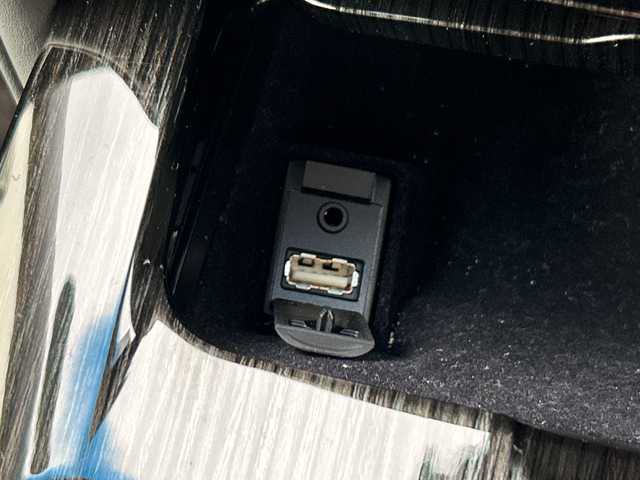 トヨタ クラウン ハイブリッド アスリートS J－フロンティア 千葉県 2017(平29)年 2.2万km ホワイトパールクリスタルシャイン ナビ バックカメラ シートヒーター パワーシート ビルトインETC フルセグ ブルーレイ セーフティセンス ウッド調コンビハンドル 18インチAW エアロ オートライト LEDライト AHB PCS