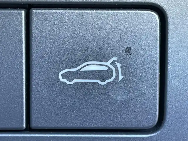 マツダ ＣＸ－３０ 20S プロアクティブツーリングセレ 群馬県 2023(令5)年 2.6万km スノーフレイクホワイトパールマイカ 純正SDナビ/HUD/Bluetooth/全周囲カメラ/BOSEサウンドシステム/パドルシフト/ステアリングスイッチ/ステアリングヒーター/本革ステアリング/BSM/D席パワーシート/前席シートヒーター/純正ブラック塗装アルミホイール/シートセットポジションメモリー/パワーステアリング/純正前後ドラレコ/電動リアゲート/アダプティブクルーズコントロール/パワーステアリング/LEDヘッドライト/チューブレスタイヤ/純正ビルトインETC/フルセグ