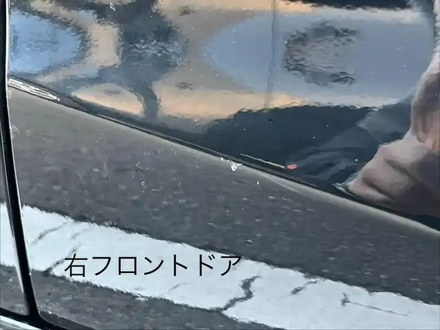 トヨタ ヤリス X 三重県 2022(令4)年 5.6万km ブラック 純正7インチディスプレイオーディオ/（ナビ/FM/AM/Bluetooth/USB/Miracast)/ETC/バックカメラ/スマートエントリー/スタートシステム/トヨタセーフティセンス（衝突回避支援パッケージ）/・プリクラッシュセフティ/・レーンディパーチャーアラート/・オートマチックハイビーム/・ロードサインアシスト/・セカンダリーコリジョンブレーキ/・先行車発進告知機能/ステアリングスイッチ/ヘッドレスト一体型ブラックファブリックシート/シートリフター(運転席)/電動格納ミラー/フロアマット/スペアタイヤ