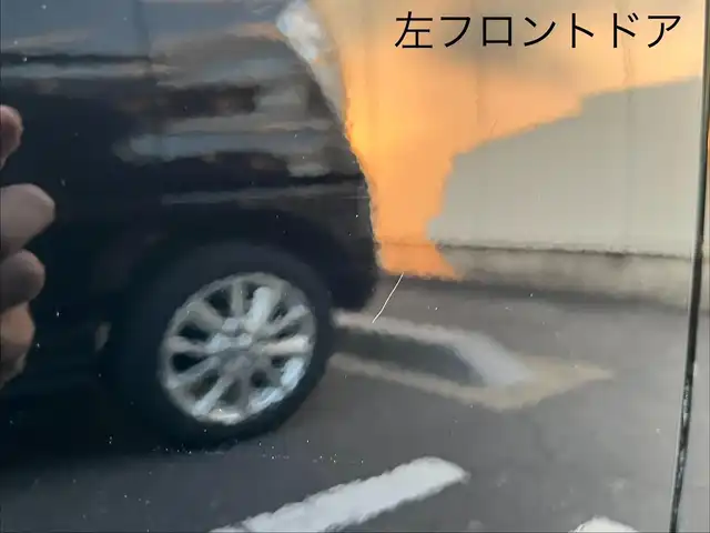 トヨタ ヤリス X 三重県 2022(令4)年 5.6万km ブラック 純正7インチディスプレイオーディオ/（ナビ/FM/AM/Bluetooth/USB/Miracast)/ETC/バックカメラ/スマートエントリー/スタートシステム/トヨタセーフティセンス（衝突回避支援パッケージ）/・プリクラッシュセフティ/・レーンディパーチャーアラート/・オートマチックハイビーム/・ロードサインアシスト/・セカンダリーコリジョンブレーキ/・先行車発進告知機能/ステアリングスイッチ/ヘッドレスト一体型ブラックファブリックシート/シートリフター(運転席)/電動格納ミラー/フロアマット/スペアタイヤ