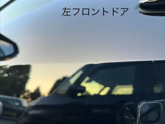 トヨタ ヤリス X 三重県 2022(令4)年 5.6万km ブラック 純正7インチディスプレイオーディオ/（ナビ/FM/AM/Bluetooth/USB/Miracast)/ETC/バックカメラ/スマートエントリー/スタートシステム/トヨタセーフティセンス（衝突回避支援パッケージ）/・プリクラッシュセフティ/・レーンディパーチャーアラート/・オートマチックハイビーム/・ロードサインアシスト/・セカンダリーコリジョンブレーキ/・先行車発進告知機能/ステアリングスイッチ/ヘッドレスト一体型ブラックファブリックシート/シートリフター(運転席)/電動格納ミラー/フロアマット/スペアタイヤ