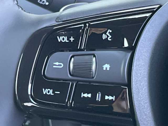 ホンダ ヴェゼル ハイブリッド e:HEV Z 千葉県 2025(令7)年 0.1千km プラチナホワイトパール 純正９インチコネクトナビ/(フルセグTV/BT/AppleCarPlay/AndroidAuto)/ブラインドスポットモニター/衝突被害軽減システム/車線逸脱警報/バックカメラ/クルーズコントロール/電動リアゲート/ハーフレザーシート/横滑り防止装置/ビルトインETC2.0/ワイヤレス充電/LEDヘッドライト/フォグランプ/オートライト/ウィンカーミラー/電動格納ミラー/純正18インチAW/シートヒーター/シートリフター/プッシュスタート/スマートキー/スペアキー/取扱説明書/保証書