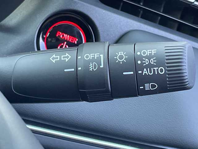 ホンダ ヴェゼル ハイブリッド e:HEV Z 千葉県 2025(令7)年 0.1千km プラチナホワイトパール 純正９インチコネクトナビ/(フルセグTV/BT/AppleCarPlay/AndroidAuto)/ブラインドスポットモニター/衝突被害軽減システム/車線逸脱警報/バックカメラ/クルーズコントロール/電動リアゲート/ハーフレザーシート/横滑り防止装置/ビルトインETC2.0/ワイヤレス充電/LEDヘッドライト/フォグランプ/オートライト/ウィンカーミラー/電動格納ミラー/純正18インチAW/シートヒーター/シートリフター/プッシュスタート/スマートキー/スペアキー/取扱説明書/保証書