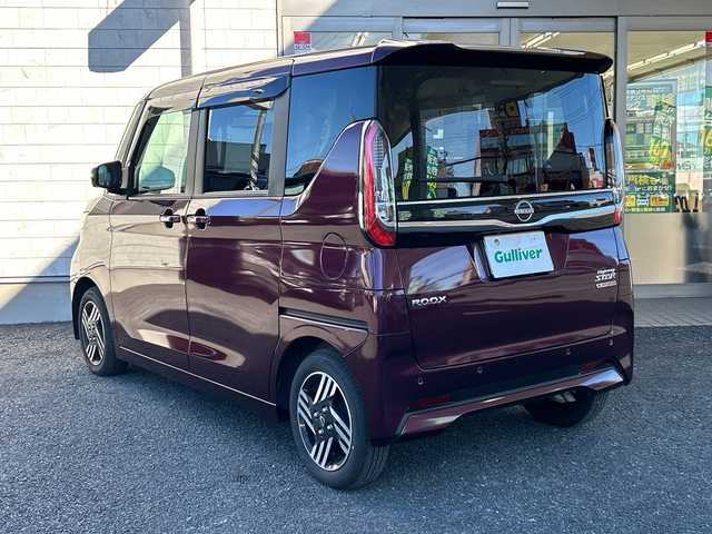 日産 ルークス ハイウェイスター X 埼玉県 2024(令6)年 0.6万km ワイン ワンオーナー　/純正ナビ　/フルセグ/BT/HDMI/SD/FM/AM/アラウンドビューモニター　/両側パワースライドドア　/左側ハンズフリー/LEDヘッドライト/ビルトインＥＴＣ　/デジタルインナーミラー　/オートライト　/横滑り防止/アイドリングストップ/スマートキー２本　/後席サンシェード/後席テーブル/保証書　/取扱説明書