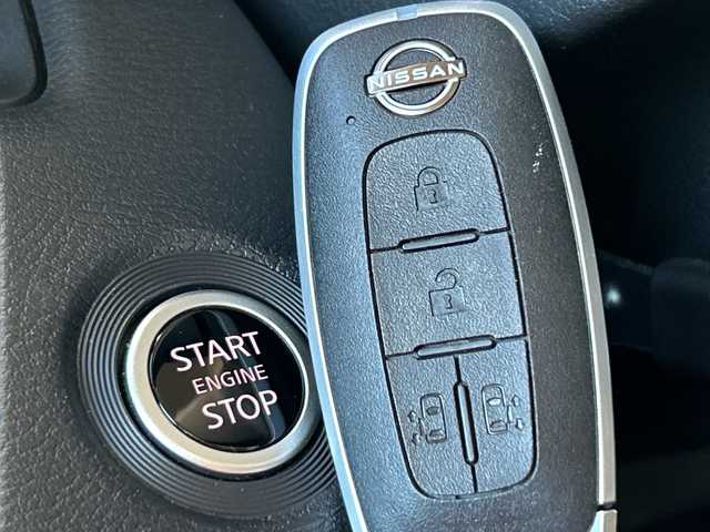 日産 ルークス ハイウェイスター X 埼玉県 2024(令6)年 0.6万km ワイン ワンオーナー　/純正ナビ　/フルセグ/BT/HDMI/SD/FM/AM/アラウンドビューモニター　/両側パワースライドドア　/左側ハンズフリー/LEDヘッドライト/ビルトインＥＴＣ　/デジタルインナーミラー　/オートライト　/横滑り防止/アイドリングストップ/スマートキー２本　/後席サンシェード/後席テーブル/保証書　/取扱説明書