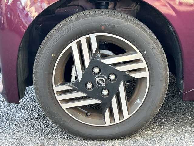 日産 ルークス ハイウェイスター X 埼玉県 2024(令6)年 0.6万km ワイン ワンオーナー　/純正ナビ　/フルセグ/BT/HDMI/SD/FM/AM/アラウンドビューモニター　/両側パワースライドドア　/左側ハンズフリー/LEDヘッドライト/ビルトインＥＴＣ　/デジタルインナーミラー　/オートライト　/横滑り防止/アイドリングストップ/スマートキー２本　/後席サンシェード/後席テーブル/保証書　/取扱説明書