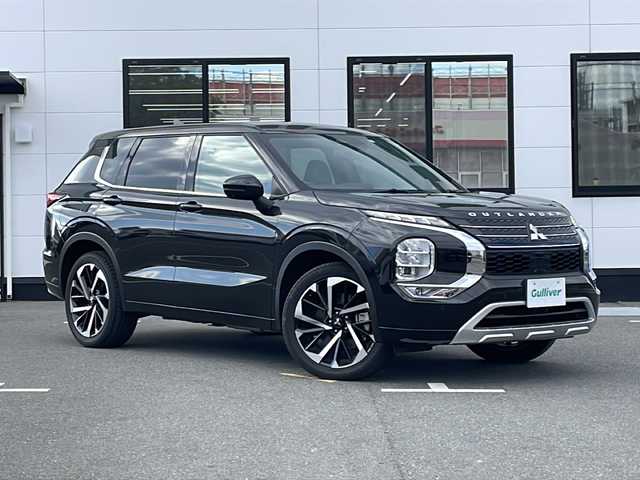 三菱 アウトランダー ＰＨＥＶ P 山口県 2021(令3)年 3万km 黒Ⅱ ・４WD/プラグインHV/BOSEサウンド/・純正スマホ連携ナビ/フルセグTV/・マルチアラウンドモニター/・レーダークルーズコントロール/・シーケンシャルLED/・ビルドインETC2.0/・衝突被害軽減ブレーキシステム/・踏み間違い衝突防止アシスト/・車線逸脱警報システム/車線逸脱防止支援機能/・ふらつき警報/前方衝突予測警報/標識認識システム/・後側方衝突被害防止支援システム/・後側方車両検知警報システム/後退時車両検知警報システム/・ハンズフリーパワーバックドア/・セミアニリン本革シート/・LEDヘッドランプ/LEDフロントフォグランプ/・LEDデイタイムランニングランプ/・純正20インチアルミホイール/・革巻きステアリングホイール/・ステアリングヒーター