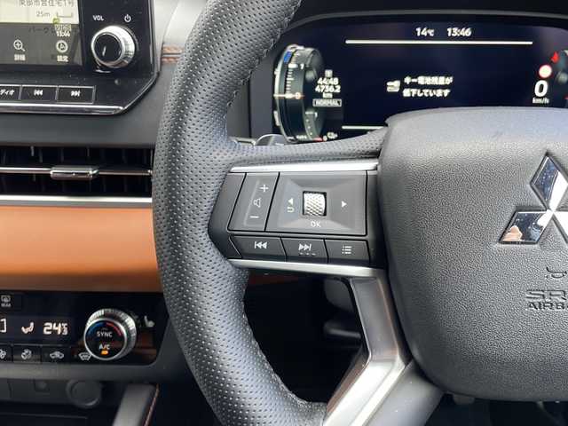 三菱 アウトランダー ＰＨＥＶ P 山口県 2021(令3)年 3万km 黒Ⅱ ・４WD/プラグインHV/BOSEサウンド/・純正スマホ連携ナビ/フルセグTV/・マルチアラウンドモニター/・レーダークルーズコントロール/・シーケンシャルLED/・ビルドインETC2.0/・衝突被害軽減ブレーキシステム/・踏み間違い衝突防止アシスト/・車線逸脱警報システム/車線逸脱防止支援機能/・ふらつき警報/前方衝突予測警報/標識認識システム/・後側方衝突被害防止支援システム/・後側方車両検知警報システム/後退時車両検知警報システム/・ハンズフリーパワーバックドア/・セミアニリン本革シート/・LEDヘッドランプ/LEDフロントフォグランプ/・LEDデイタイムランニングランプ/・純正20インチアルミホイール/・革巻きステアリングホイール/・ステアリングヒーター