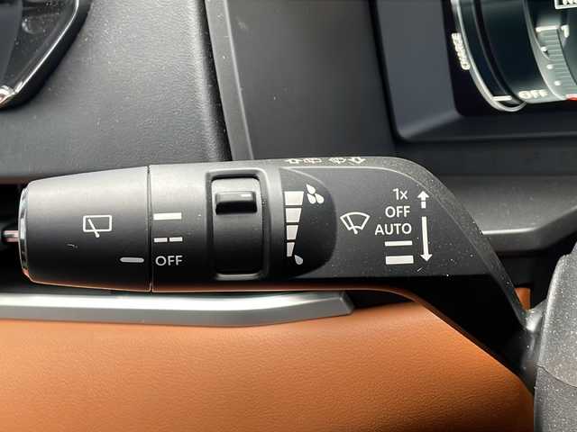 三菱 アウトランダー ＰＨＥＶ P 山口県 2021(令3)年 3万km 黒Ⅱ ・４WD/プラグインHV/BOSEサウンド/・純正スマホ連携ナビ/フルセグTV/・マルチアラウンドモニター/・レーダークルーズコントロール/・シーケンシャルLED/・ビルドインETC2.0/・衝突被害軽減ブレーキシステム/・踏み間違い衝突防止アシスト/・車線逸脱警報システム/車線逸脱防止支援機能/・ふらつき警報/前方衝突予測警報/標識認識システム/・後側方衝突被害防止支援システム/・後側方車両検知警報システム/後退時車両検知警報システム/・ハンズフリーパワーバックドア/・セミアニリン本革シート/・LEDヘッドランプ/LEDフロントフォグランプ/・LEDデイタイムランニングランプ/・純正20インチアルミホイール/・革巻きステアリングホイール/・ステアリングヒーター