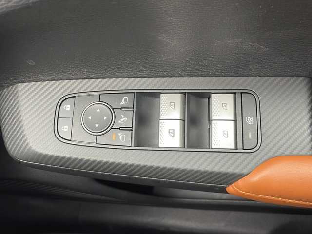 三菱 アウトランダー ＰＨＥＶ P 山口県 2021(令3)年 3万km 黒Ⅱ ・４WD/プラグインHV/BOSEサウンド/・純正スマホ連携ナビ/フルセグTV/・マルチアラウンドモニター/・レーダークルーズコントロール/・シーケンシャルLED/・ビルドインETC2.0/・衝突被害軽減ブレーキシステム/・踏み間違い衝突防止アシスト/・車線逸脱警報システム/車線逸脱防止支援機能/・ふらつき警報/前方衝突予測警報/標識認識システム/・後側方衝突被害防止支援システム/・後側方車両検知警報システム/後退時車両検知警報システム/・ハンズフリーパワーバックドア/・セミアニリン本革シート/・LEDヘッドランプ/LEDフロントフォグランプ/・LEDデイタイムランニングランプ/・純正20インチアルミホイール/・革巻きステアリングホイール/・ステアリングヒーター