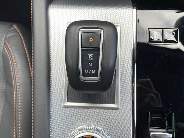 三菱 アウトランダー ＰＨＥＶ P 山口県 2021(令3)年 3万km 黒Ⅱ ・４WD/プラグインHV/BOSEサウンド/・純正スマホ連携ナビ/フルセグTV/・マルチアラウンドモニター/・レーダークルーズコントロール/・シーケンシャルLED/・ビルドインETC2.0/・衝突被害軽減ブレーキシステム/・踏み間違い衝突防止アシスト/・車線逸脱警報システム/車線逸脱防止支援機能/・ふらつき警報/前方衝突予測警報/標識認識システム/・後側方衝突被害防止支援システム/・後側方車両検知警報システム/後退時車両検知警報システム/・ハンズフリーパワーバックドア/・セミアニリン本革シート/・LEDヘッドランプ/LEDフロントフォグランプ/・LEDデイタイムランニングランプ/・純正20インチアルミホイール/・革巻きステアリングホイール/・ステアリングヒーター