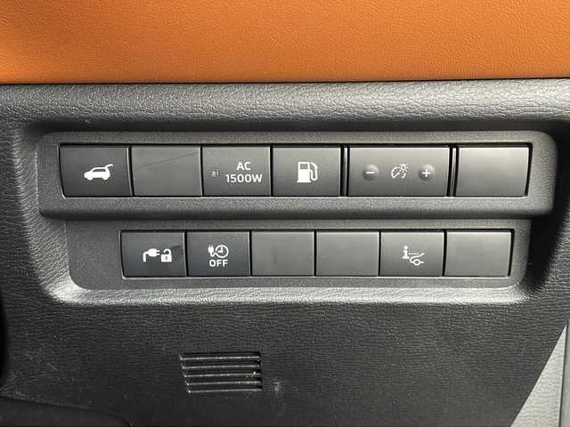 三菱 アウトランダー ＰＨＥＶ P 山口県 2021(令3)年 3万km 黒Ⅱ ・４WD/プラグインHV/BOSEサウンド/・純正スマホ連携ナビ/フルセグTV/・マルチアラウンドモニター/・レーダークルーズコントロール/・シーケンシャルLED/・ビルドインETC2.0/・衝突被害軽減ブレーキシステム/・踏み間違い衝突防止アシスト/・車線逸脱警報システム/車線逸脱防止支援機能/・ふらつき警報/前方衝突予測警報/標識認識システム/・後側方衝突被害防止支援システム/・後側方車両検知警報システム/後退時車両検知警報システム/・ハンズフリーパワーバックドア/・セミアニリン本革シート/・LEDヘッドランプ/LEDフロントフォグランプ/・LEDデイタイムランニングランプ/・純正20インチアルミホイール/・革巻きステアリングホイール/・ステアリングヒーター