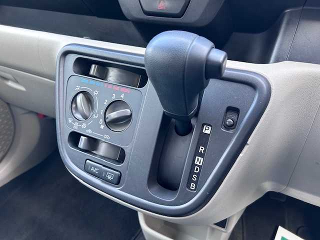 トヨタ パッソ X　S 大阪府 2020(令2)年 3.1万km ホワイト 社外ナビ(MDV-D207)/プリクラッシュセーフティ/レーンディパ-チャーアラート/クリアランスソナー/オートマチックハイビーム/横滑り防止装置/アイドリングストップ/ドライブレコーダー/プッシュスタート/スマートキー