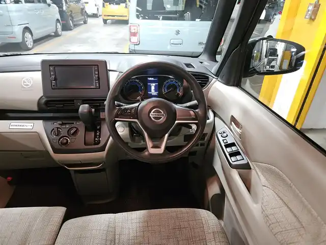 日産 ルークス S 宮崎県 2020(令2)年 5.5万km スターリングシルバーM 純正ナビ/フルセグTV/バックカメラ/ビルトインETC/エマージェンシーブレーキ/踏み間違い衝突防止アシスト/車線逸脱防止支援システム/標識認識機能/オートライト/ハイビームアシスト/ステアリングスイッチ/ベンチシート/リモコンキー/禁煙車