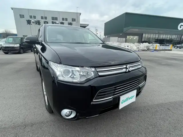 三菱 アウトランダー ＰＨＥＶ G ナビパッケージ 富山県 2013(平25)年 17.2万km 黒 ４WD/純正ナビ(J-11)/フルセグTV/FM/AM/BT/CD/ETC/バックカメラ/クルーズコントロール/電動リアゲート/ドライブレコーダー/パドルシフト/純正フロアマット/スマートキー