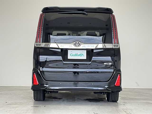 トヨタ ノア Si ダブルバイビーⅢ 愛知県 2020(令2)年 3.9万km ブラック 衝突軽減システム/両側パワースライドドア/クルーズコントロール/フリップダウンモニター/９型SDナビ/Bluetooth/バックカメラ/コーナーセンサー/純正アルミホイール/LEDヘッドライト/オートマチックハイビーム/ドライブレコーダー/ETC/ステアリングスイッチ/スマートキー/プッシュスタート