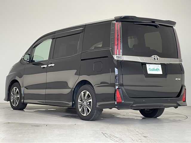 トヨタ ノア Si ダブルバイビーⅢ 愛知県 2020(令2)年 3.9万km ブラック 衝突軽減システム/両側パワースライドドア/クルーズコントロール/フリップダウンモニター/９型SDナビ/Bluetooth/バックカメラ/コーナーセンサー/純正アルミホイール/LEDヘッドライト/オートマチックハイビーム/ドライブレコーダー/ETC/ステアリングスイッチ/スマートキー/プッシュスタート