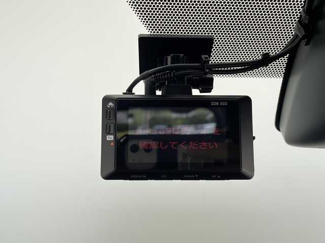 トヨタ ノア Si ダブルバイビーⅢ 愛知県 2020(令2)年 3.9万km ブラック 衝突軽減システム/両側パワースライドドア/クルーズコントロール/フリップダウンモニター/９型SDナビ/Bluetooth/バックカメラ/コーナーセンサー/純正アルミホイール/LEDヘッドライト/オートマチックハイビーム/ドライブレコーダー/ETC/ステアリングスイッチ/スマートキー/プッシュスタート