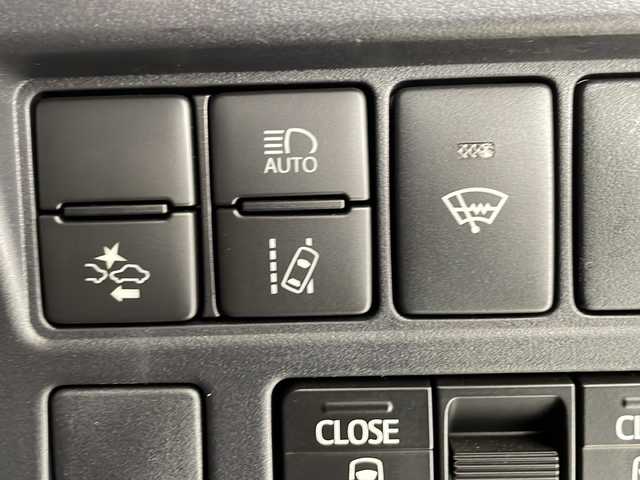 トヨタ ノア Si ダブルバイビーⅢ 愛知県 2020(令2)年 3.9万km ブラック 衝突軽減システム/両側パワースライドドア/クルーズコントロール/フリップダウンモニター/９型SDナビ/Bluetooth/バックカメラ/コーナーセンサー/純正アルミホイール/LEDヘッドライト/オートマチックハイビーム/ドライブレコーダー/ETC/ステアリングスイッチ/スマートキー/プッシュスタート