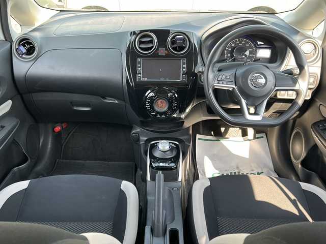 日産 ノート e－パワー X 石川県 2020(令2)年 4.2万km ホワイト 純正ナビ（MJ119D-W）/　フルセグ・CD・SD/バックカメラ/ステアリングスイッチ/360°ドライブレコーダー/ETC/エマージェンシーブレーキ/レーンキープアシスト/スマートキー/プッシュスタート