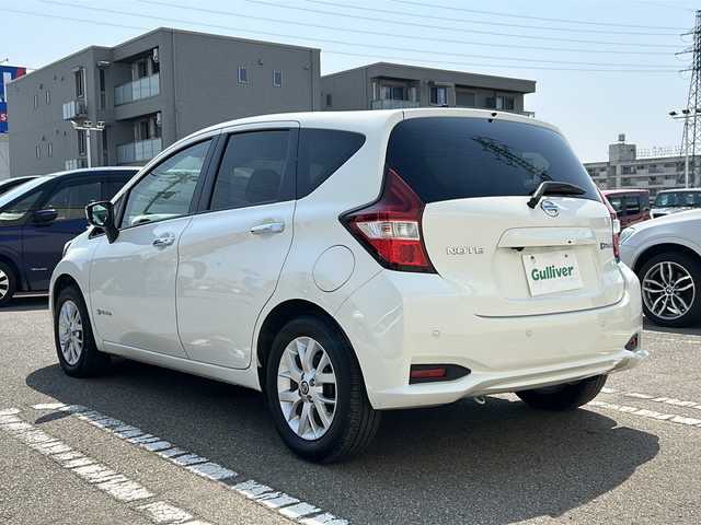 日産 ノート e－パワー X 石川県 2020(令2)年 4.2万km ホワイト 純正ナビ（MJ119D-W）/　フルセグ・CD・SD/バックカメラ/ステアリングスイッチ/360°ドライブレコーダー/ETC/エマージェンシーブレーキ/レーンキープアシスト/スマートキー/プッシュスタート
