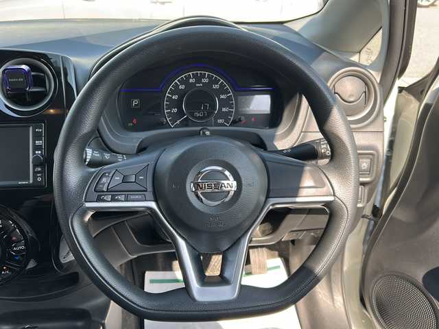 日産 ノート e－パワー X 石川県 2020(令2)年 4.2万km ホワイト 純正ナビ（MJ119D-W）/　フルセグ・CD・SD/バックカメラ/ステアリングスイッチ/360°ドライブレコーダー/ETC/エマージェンシーブレーキ/レーンキープアシスト/スマートキー/プッシュスタート