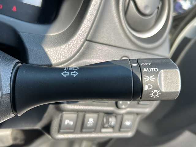 日産 ノート e－パワー X 石川県 2020(令2)年 4.2万km ホワイト 純正ナビ（MJ119D-W）/　フルセグ・CD・SD/バックカメラ/ステアリングスイッチ/360°ドライブレコーダー/ETC/エマージェンシーブレーキ/レーンキープアシスト/スマートキー/プッシュスタート