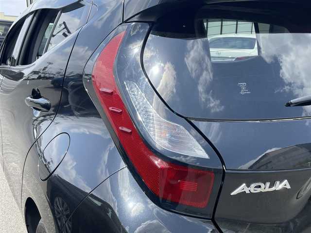 トヨタ アクア G 茨城県 2021(令3)年 2.8万km ブラックマイカ 純正ディスプレイオーディオ/【AM・FM・USB・BT】/レーダークルコン/Bカメラ/前後コーナーセンサー/USB入力端子/１００V電源/オートライト/オートハイビーム/LEDライト/ヘッドライトレベライザー/横滑り防止装置/レーンキープアシストコントロール/衝突被害軽減システム/純正フロアマット/社外アルミホイール
