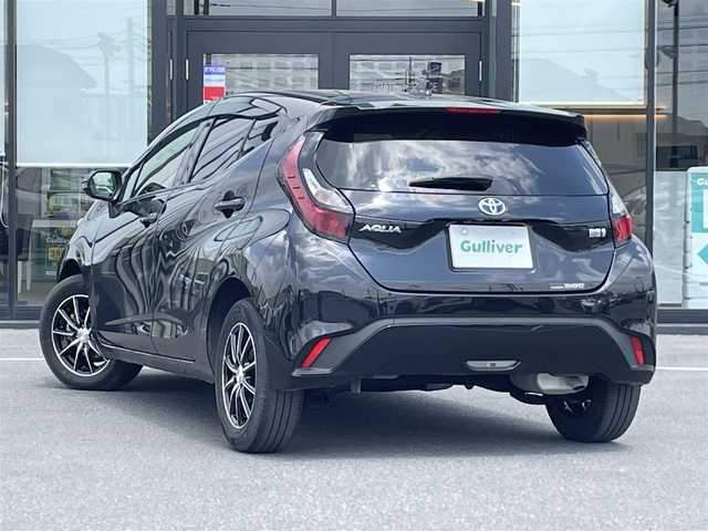 トヨタ アクア G 茨城県 2021(令3)年 2.8万km ブラックマイカ 純正ディスプレイオーディオ/【AM・FM・USB・BT】/レーダークルコン/Bカメラ/前後コーナーセンサー/USB入力端子/１００V電源/オートライト/オートハイビーム/LEDライト/ヘッドライトレベライザー/横滑り防止装置/レーンキープアシストコントロール/衝突被害軽減システム/純正フロアマット/社外アルミホイール
