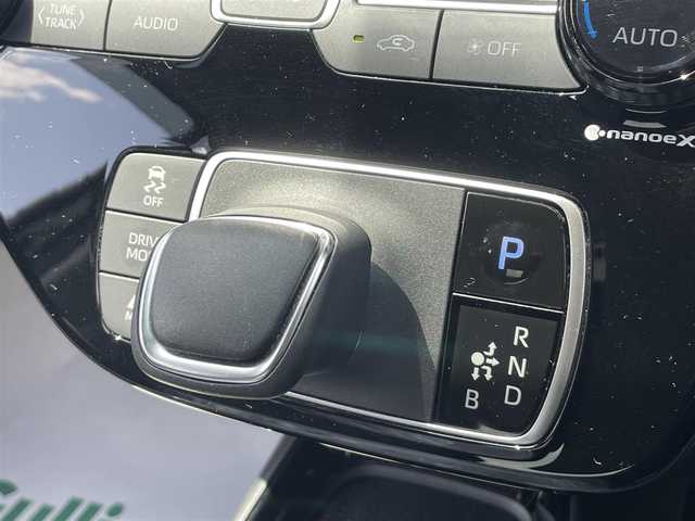 トヨタ アクア G 茨城県 2021(令3)年 2.8万km ブラックマイカ 純正ディスプレイオーディオ/【AM・FM・USB・BT】/レーダークルコン/Bカメラ/前後コーナーセンサー/USB入力端子/１００V電源/オートライト/オートハイビーム/LEDライト/ヘッドライトレベライザー/横滑り防止装置/レーンキープアシストコントロール/衝突被害軽減システム/純正フロアマット/社外アルミホイール