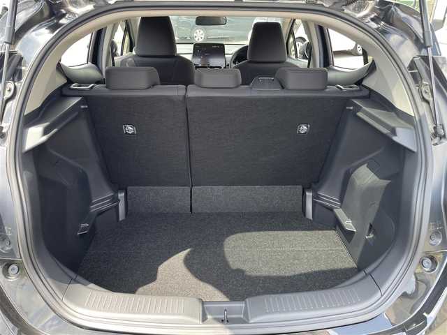 トヨタ アクア G 茨城県 2021(令3)年 2.8万km ブラックマイカ 純正ディスプレイオーディオ/【AM・FM・USB・BT】/レーダークルコン/Bカメラ/前後コーナーセンサー/USB入力端子/１００V電源/オートライト/オートハイビーム/LEDライト/ヘッドライトレベライザー/横滑り防止装置/レーンキープアシストコントロール/衝突被害軽減システム/純正フロアマット/社外アルミホイール