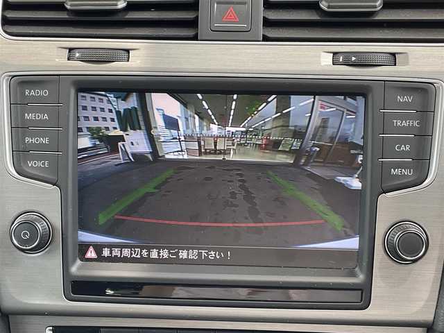 フォルクスワーゲン ゴルフ ヴァリアント TSI コンフォートライン 岡山県 2016(平28)年 1.7万km インジウムグレーメタリッ 登録時走行距離16.729km/純正ナビ：DiscoverPro/(Radio/DISC/SD/TV/Bluetooth)/Front Assist(衝突軽減)/Lane Assist/バックカメラ/ビルトインETC/電動パーキングブレーキ/オートブレーキホールド/スペアキー×1/アイドリングストップ/ウィンカーミラー/ルーフレール/パドルシフト/純正16インチアルミホイール/プッシュスタート/スマートキー