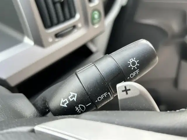 ホンダ ステップワゴン スパーダ Z クールスピリット 大阪府 2013(平25)年 9.7万km ホワイトオーキッドパール ワンオーナー/純正Gathers 9インチナビ　(VXM-135VFNi)/・バックカメラ/・フルセグテレビ（走行中視聴可能）/・CD/DVD/・Bluetooth/・AM/FM/両側パワースライドドア/クルーズコントロール/ドライブレコーダー（DRV-320）/ビルトインETC/オートライト/横滑り防止装置/革巻きステアリング/パドルシフト（MTモード付AT)/ハーフレザーシート/純正フロアマット/純正17インチアルミホイール/スペアキー1本