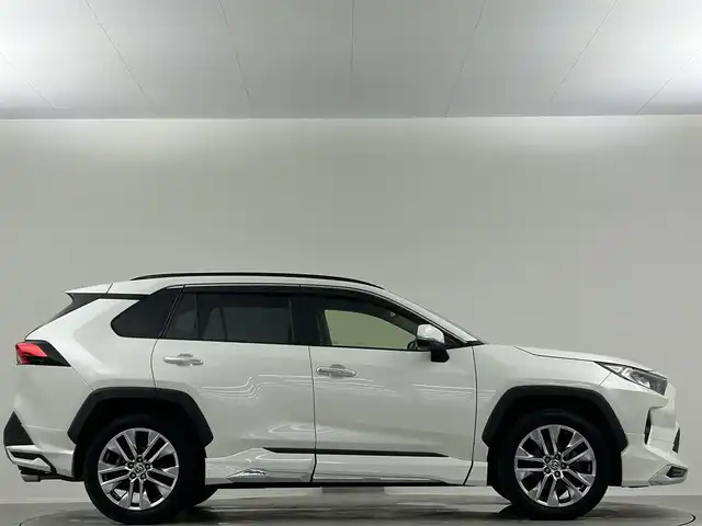 トヨタ ＲＡＶ４ G Zパッケージ 埼玉県 2020(令2)年 6.5万km ホワイトパールクリスタルシャイン パイオニア8インチナビ　CD DVD BT　フルセグ　バックカメラ　ETC　ドラレコ　デジタルインナーミラー　モデリスタエアロ　レーダークルーズ　トヨタセーフティセンス　BSM　シートヒーター　ステアリングヒーター　電動リアゲート　スペアキー