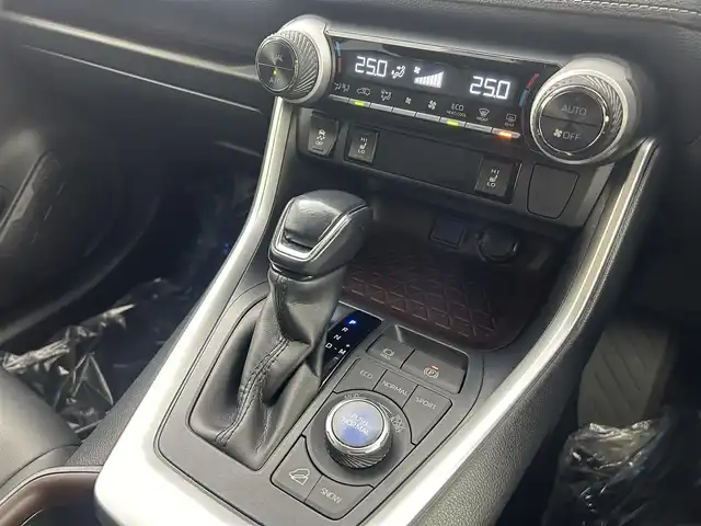 トヨタ ＲＡＶ４ G Zパッケージ 埼玉県 2020(令2)年 6.5万km ホワイトパールクリスタルシャイン パイオニア8インチナビ　CD DVD BT　フルセグ　バックカメラ　ETC　ドラレコ　デジタルインナーミラー　モデリスタエアロ　レーダークルーズ　トヨタセーフティセンス　BSM　シートヒーター　ステアリングヒーター　電動リアゲート　スペアキー