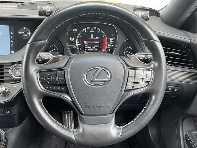 レクサス ＬＳ 500 Iパッケージ 鹿児島県 2018(平30)年 5.4万km ソニッククォーツ 禁煙車/ワンオーナー/サンルーフ/純正SDナビ(フルセグ/Bluetooth/CD/DVD)/全方位カメラ/純正ETC2.0/USB入力端子/電動リアゲート/レザーシート(本革)/パワーシート(運転席/助手席)/エアシート(運転席/助手席)/シートヒーター(運転席/助手席)/前方ドライブレコーダー/クルーズコントロール追従走行有/パドルシフト/ブラインドスポットモニター/デジタルインナーミラー/ステアリングヒーター/全ドアイージークローザー/ヘッドアップディスプレイ/アイドリングストップ/パーキングアシスト/横滑り防止装置/レーンキープアシスト/衝突被害軽減ブレーキ/オートライト/オートマチックハイビーム/LEDヘッドライト/純正フロアマット/純正20インチアルミホイール/保証書/ディーラー記録簿