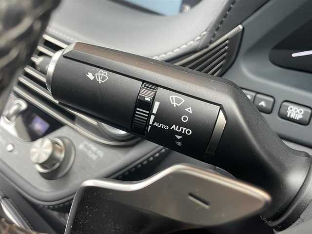 レクサス ＬＳ 500 Iパッケージ 鹿児島県 2018(平30)年 5.4万km ソニッククォーツ 禁煙車/ワンオーナー/サンルーフ/純正SDナビ(フルセグ/Bluetooth/CD/DVD)/全方位カメラ/純正ETC2.0/USB入力端子/電動リアゲート/レザーシート(本革)/パワーシート(運転席/助手席)/エアシート(運転席/助手席)/シートヒーター(運転席/助手席)/前方ドライブレコーダー/クルーズコントロール追従走行有/パドルシフト/ブラインドスポットモニター/デジタルインナーミラー/ステアリングヒーター/全ドアイージークローザー/ヘッドアップディスプレイ/アイドリングストップ/パーキングアシスト/横滑り防止装置/レーンキープアシスト/衝突被害軽減ブレーキ/オートライト/オートマチックハイビーム/LEDヘッドライト/純正フロアマット/純正20インチアルミホイール/保証書/ディーラー記録簿