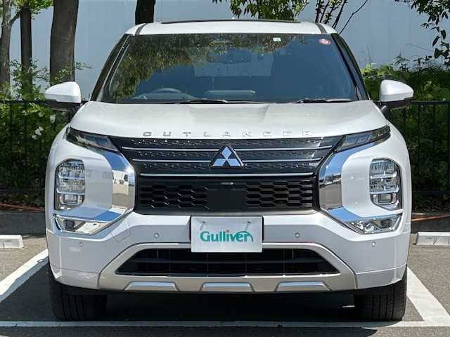 三菱 アウトランダー ＰＨＥＶ P 宮城県 2022(令4)年 3.3万km ホワイトダイヤモンド サンルーフ/セーフティパッケージ/・アダプティブLEDヘッドライト/・マルチアラウンドモニター/・移動物検知機能/・デジタルルームミラー/・電動パーキングブレーキ/・ブレーキオートホールド/・SRSエアバッグ/純正ナビ/バックカメラ/純正フルセグTV/シートヒーター/シートメモリー/パワーシート/コーナーセンサー/ETC2.0/BOSEスピーカー/電動リアゲート/純正ドライブレコーダー/純正アルミホイール/純正フロアマット