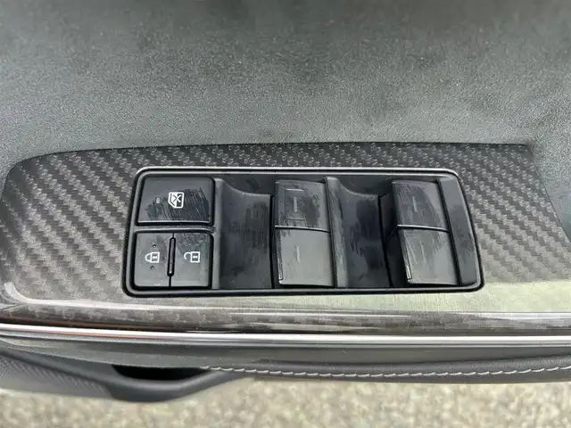 トヨタ クラウン ハイブリッド RS アドバンス 熊本県 2018(平30)年 4.3万km ホワイトパールクリスタルシャイン ワンオーナー/衝突軽減ブレーキ/プッシュスタート/純正ナビ/（CD・DVD・フルセグTV・BTオーディオ・SD）/全方位カメラ/ビルトインETC/純正18インチAW/レーダークルーズ/ハーフレザーシート/前席パワーシート・右前席シートメモリー/前席シートヒーター/ステアリングヒーター/LEDヘッドライト/オートライト/フォグライト/前後コーナーセンサー/横滑り防止装置/ウィンカーミラー/純正フロアマット/純正ドアバイザー/新車保証書/取扱説明書/スマートスペアキー×1本/カード型キー×1本