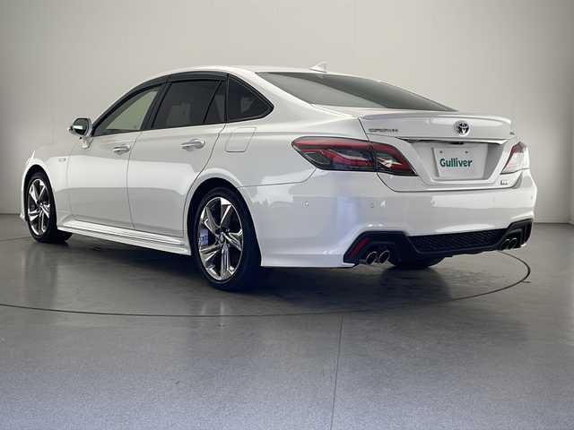 トヨタ クラウン ハイブリッド RS アドバンス 宮崎県 2018(平30)年 4.3万km ホワイトパールクリスタルシャイン ワンオーナー/純正ナビ/（CD・DVD・フルセグTV・BTオーディオ・SD）/全方位カメラ/ビルトインETC/プリクラッシュセーフティ/ブラインドスポットモニター/レーダークルーズコントロール/デジタルインナーミラー/ハーフレザーシート/前席パワーシート・右前席シートメモリー/前席シートヒーター/ステアリングヒーター/LEDヘッドライト/前後コーナーセンサー/ドライブレコーダー/純正フロアマット/純正ドアバイザー/新車保証書/取扱説明書/スマートスペアキー×1本/カード型キー×1本