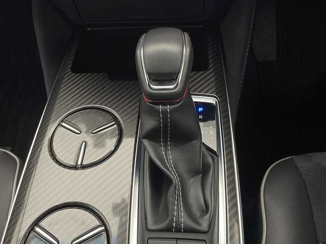 トヨタ クラウン ハイブリッド RS アドバンス 宮崎県 2018(平30)年 4.3万km ホワイトパールクリスタルシャイン ワンオーナー/純正ナビ/（CD・DVD・フルセグTV・BTオーディオ・SD）/全方位カメラ/ビルトインETC/プリクラッシュセーフティ/ブラインドスポットモニター/レーダークルーズコントロール/デジタルインナーミラー/ハーフレザーシート/前席パワーシート・右前席シートメモリー/前席シートヒーター/ステアリングヒーター/LEDヘッドライト/前後コーナーセンサー/ドライブレコーダー/純正フロアマット/純正ドアバイザー/新車保証書/取扱説明書/スマートスペアキー×1本/カード型キー×1本