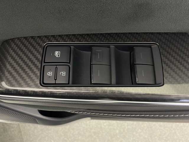 トヨタ クラウン ハイブリッド RS アドバンス 宮崎県 2018(平30)年 4.3万km ホワイトパールクリスタルシャイン ワンオーナー/純正ナビ/（CD・DVD・フルセグTV・BTオーディオ・SD）/全方位カメラ/ビルトインETC/プリクラッシュセーフティ/ブラインドスポットモニター/レーダークルーズコントロール/デジタルインナーミラー/ハーフレザーシート/前席パワーシート・右前席シートメモリー/前席シートヒーター/ステアリングヒーター/LEDヘッドライト/前後コーナーセンサー/ドライブレコーダー/純正フロアマット/純正ドアバイザー/新車保証書/取扱説明書/スマートスペアキー×1本/カード型キー×1本