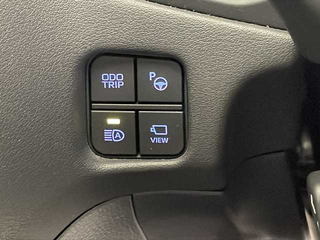 トヨタ クラウン ハイブリッド RS アドバンス 宮崎県 2018(平30)年 4.3万km ホワイトパールクリスタルシャイン ワンオーナー/純正ナビ/（CD・DVD・フルセグTV・BTオーディオ・SD）/全方位カメラ/ビルトインETC/プリクラッシュセーフティ/ブラインドスポットモニター/レーダークルーズコントロール/デジタルインナーミラー/ハーフレザーシート/前席パワーシート・右前席シートメモリー/前席シートヒーター/ステアリングヒーター/LEDヘッドライト/前後コーナーセンサー/ドライブレコーダー/純正フロアマット/純正ドアバイザー/新車保証書/取扱説明書/スマートスペアキー×1本/カード型キー×1本