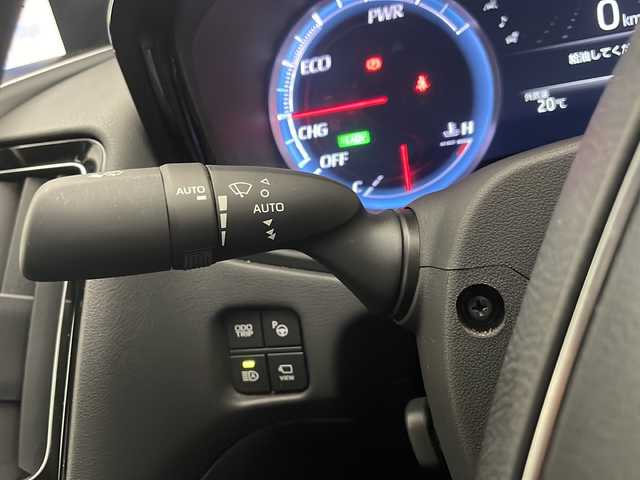 トヨタ クラウン ハイブリッド RS アドバンス 宮崎県 2018(平30)年 4.3万km ホワイトパールクリスタルシャイン ワンオーナー/純正ナビ/（CD・DVD・フルセグTV・BTオーディオ・SD）/全方位カメラ/ビルトインETC/プリクラッシュセーフティ/ブラインドスポットモニター/レーダークルーズコントロール/デジタルインナーミラー/ハーフレザーシート/前席パワーシート・右前席シートメモリー/前席シートヒーター/ステアリングヒーター/LEDヘッドライト/前後コーナーセンサー/ドライブレコーダー/純正フロアマット/純正ドアバイザー/新車保証書/取扱説明書/スマートスペアキー×1本/カード型キー×1本