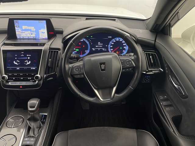 トヨタ クラウン ハイブリッド RS アドバンス 宮崎県 2018(平30)年 4.3万km ホワイトパールクリスタルシャイン ワンオーナー/純正ナビ/（CD・DVD・フルセグTV・BTオーディオ・SD）/全方位カメラ/ビルトインETC/プリクラッシュセーフティ/ブラインドスポットモニター/レーダークルーズコントロール/デジタルインナーミラー/ハーフレザーシート/前席パワーシート・右前席シートメモリー/前席シートヒーター/ステアリングヒーター/LEDヘッドライト/前後コーナーセンサー/ドライブレコーダー/純正フロアマット/純正ドアバイザー/新車保証書/取扱説明書/スマートスペアキー×1本/カード型キー×1本