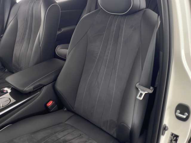 トヨタ クラウン ハイブリッド RS アドバンス 宮崎県 2018(平30)年 4.3万km ホワイトパールクリスタルシャイン ワンオーナー/純正ナビ/（CD・DVD・フルセグTV・BTオーディオ・SD）/全方位カメラ/ビルトインETC/プリクラッシュセーフティ/ブラインドスポットモニター/レーダークルーズコントロール/デジタルインナーミラー/ハーフレザーシート/前席パワーシート・右前席シートメモリー/前席シートヒーター/ステアリングヒーター/LEDヘッドライト/前後コーナーセンサー/ドライブレコーダー/純正フロアマット/純正ドアバイザー/新車保証書/取扱説明書/スマートスペアキー×1本/カード型キー×1本