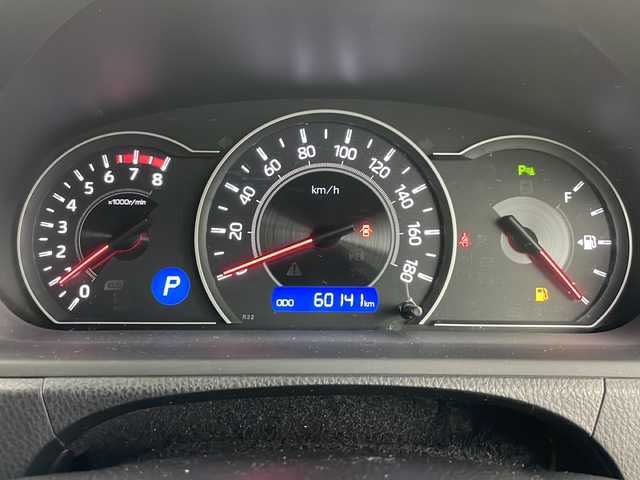 トヨタ ヴォクシー ZS 煌Ⅱ 道央・札幌 2019(平31)年 6.1万km ホワイトパールクリスタルシャイン ・4WD/・ワンオーナー/・社外ナビ&フルセグ&CD&DVD&BT/・トヨタセーフティセンス/・レーンディパーチャーアラート/・パーキングサポートブレーキ/・パーキングクリアランスソナー/・先行車発進告知/・両側パワースライドドア/・前後社外ドライブレコーダー/・レザー調シートカバー/・革巻きステアリング/・オートマチックハイビーム/・オートライト/・LEDヘッドライト/・LEDフォグ/・ドアミラーウィンカー/・ETC/・スマートキー一体型リモコンスターター/・純正16インチAW/・アイドリングストップ/・プッシュスタート/・横滑り防止