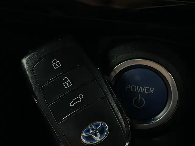 トヨタ ハリアー ハイブリッド Z レザーパッケージ 新潟県 2021(令3)年 4.2万km プレシャスブラックパール 4WD/トヨタセーフティーセンス/ガラスルーフ/JBLサウンド/純正ナビ/　　フルセグ/BT/USB/AUX/バックカメラ/サイドカメラ/パワーバックドア/レーダークルーズコントロール/LEDオートライト/オートマチックハイビーム/Fフォグ/レザーシート/パワーシート/メモリーシート/エアシート/シートヒーター/純正アルミホイール車載/ステアリングスイッチ/ステアリングヒーター/ブラインドスポットモニター/スマートキー/ビルトインETC2.0
